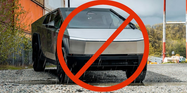 Tesla Cybertruck with no symbol over it